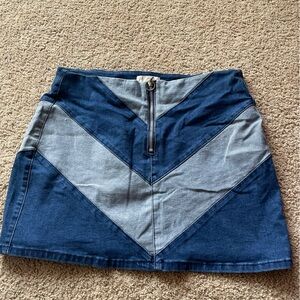 Forever 21 two tone stretchy skirt